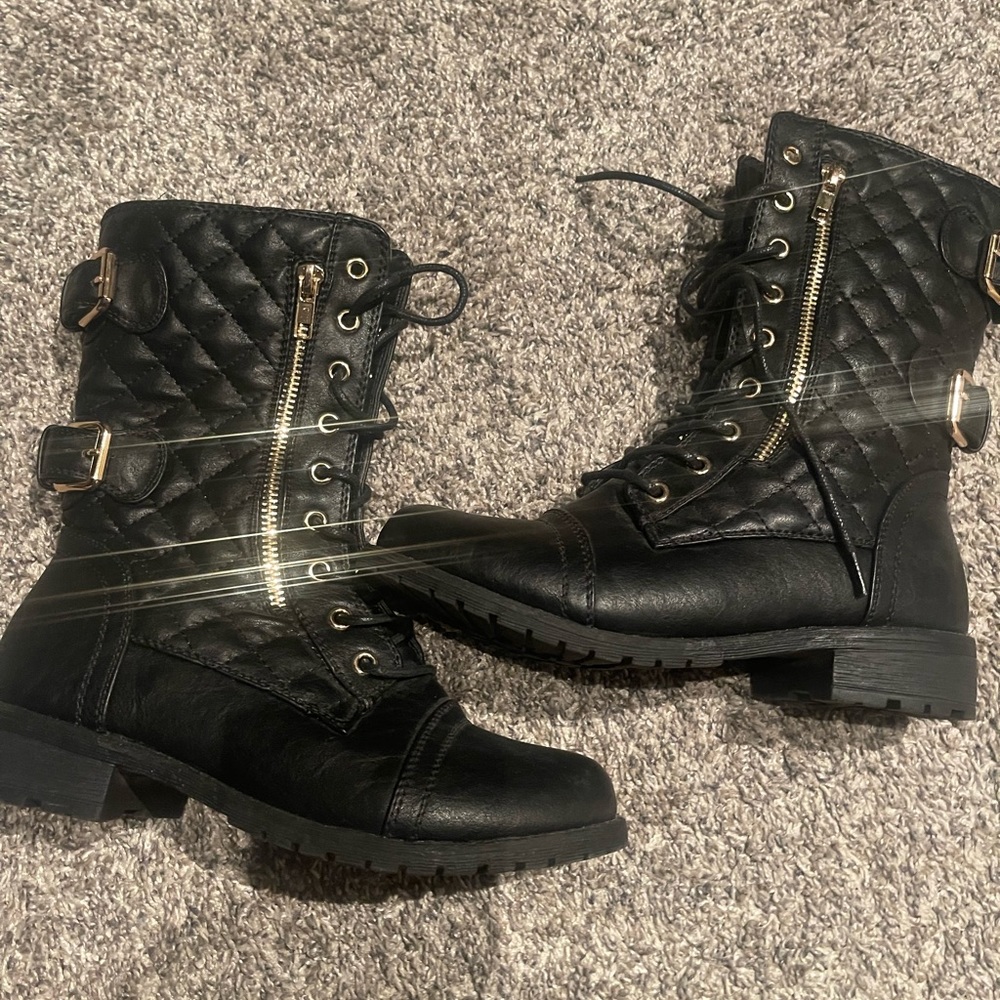 Black boots combat style size 7